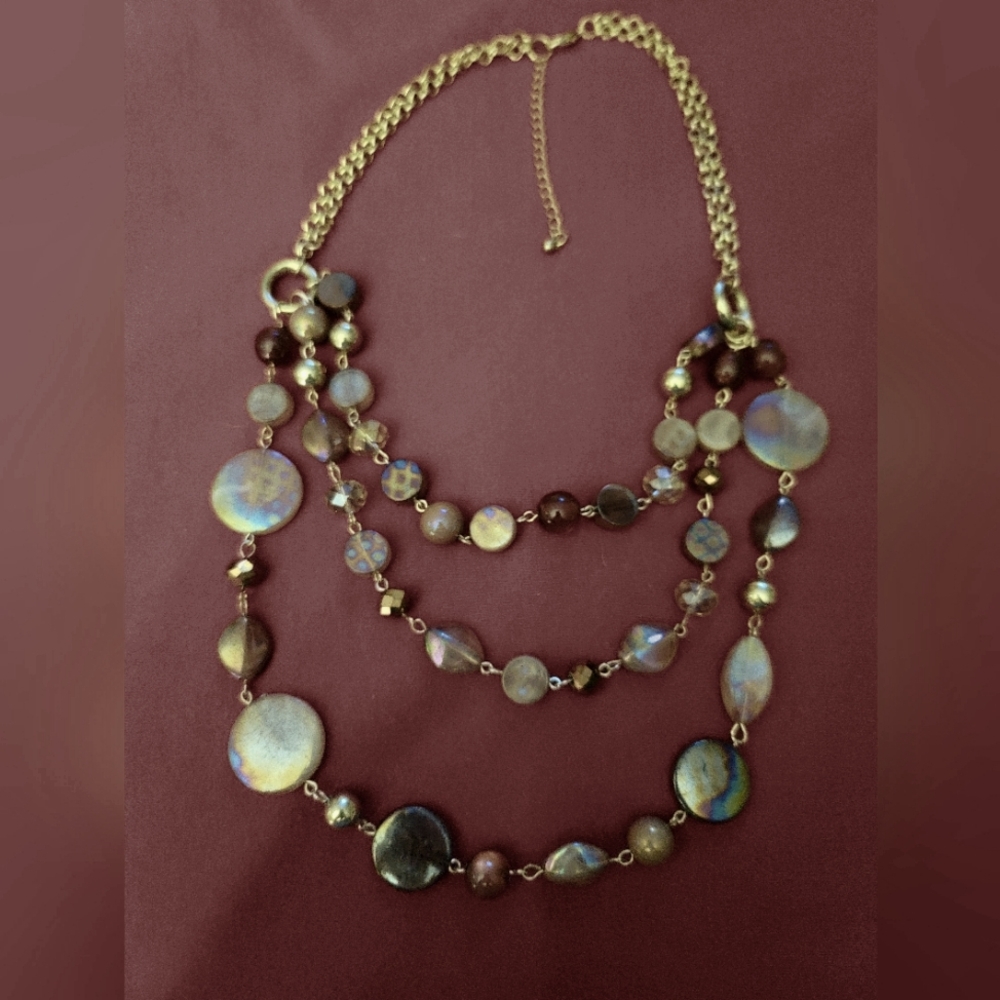 Brown and Gold beaded costume jewlrey necklace.